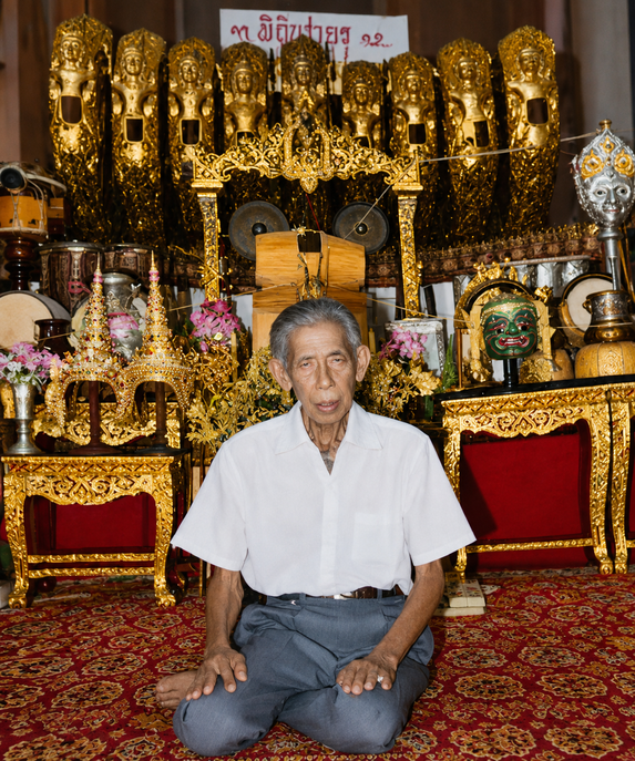 ครูรวม  พรหมบุรี